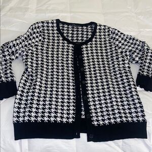 Adrianna Papell Black and White Houndstooth cardigan Sweater ladies large